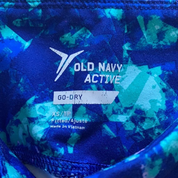 Old Navy XS Go-Dry Stretchy Capris - Picture 2 of 5